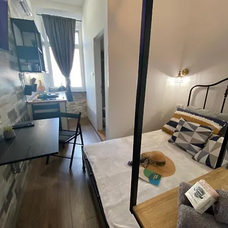 Lukadorajana Center 풀라