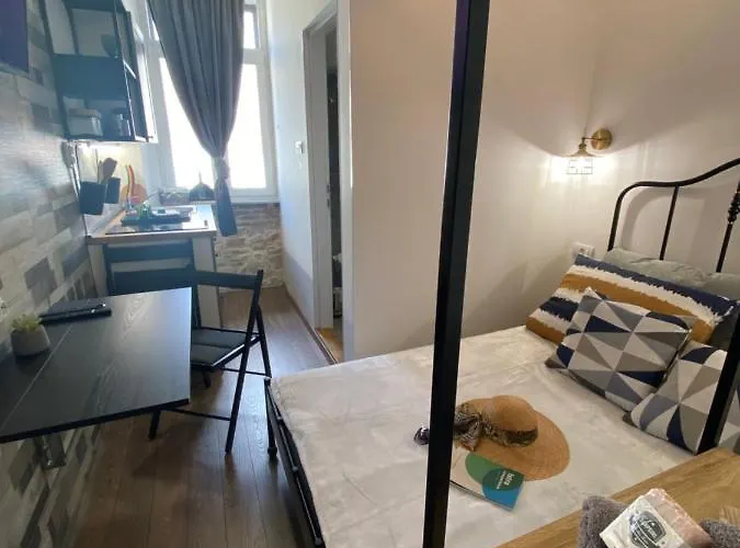 Lukadorajana Center Pola