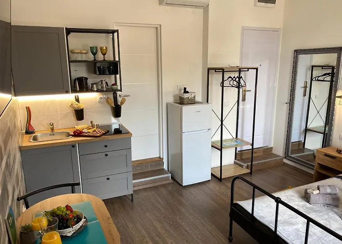 Lukadorajana Center *