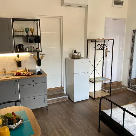 Lukadorajana Center *